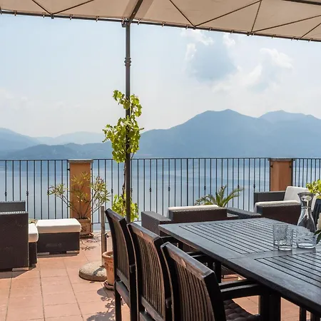 Apartment In Oggebbio With Lake Maggiore Views, Cleaning Included 아파트 오게비오