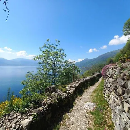 Apartment In Oggebbio With Lake Maggiore Views, Cleaning Included Apartamento *